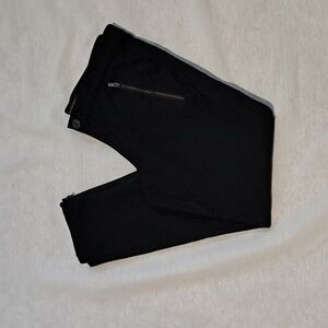 Banana Republic Women’s Black Sloan-Fit Ankle Zip Skinny Pant. Size‎ 4P.